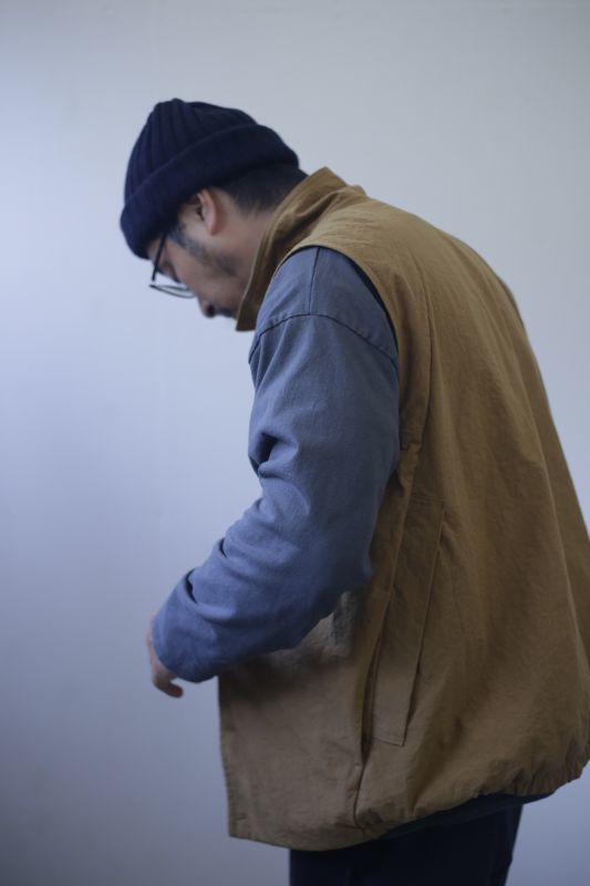 remilla (レミーラ)のオックスベスト サンドブラウン