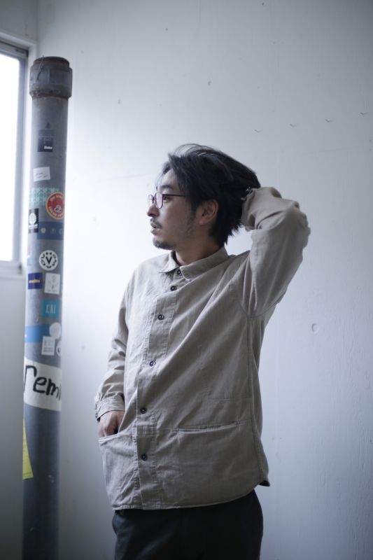 remilla タッカーシャツ 着用 サンドグレイ